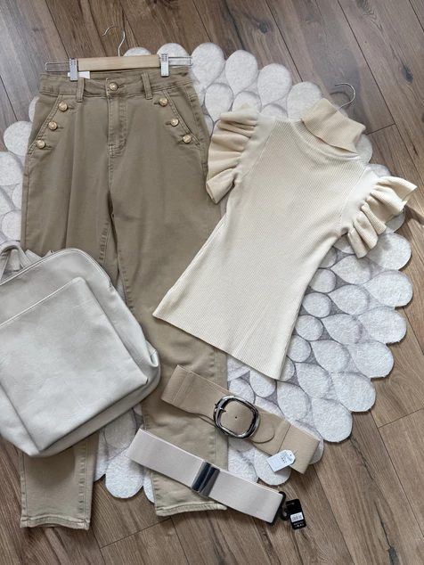 Krém fodros kötött póló 