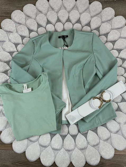 Fehér bőrhatású blézer