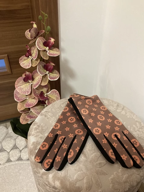 Narancs mintás kesztyű