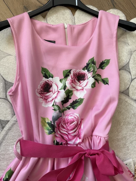 Pink rózsás ruha