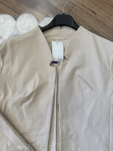 Krém elegáns blézer