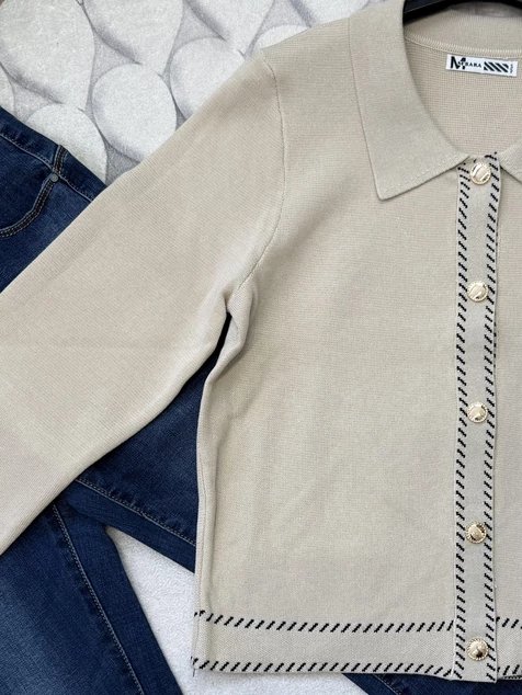 Bézs aranygombos Monaco kardigán