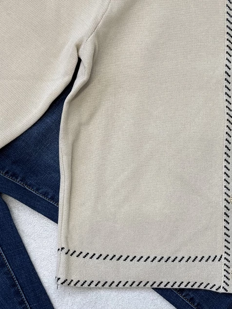 Bézs aranygombos Monaco kardigán