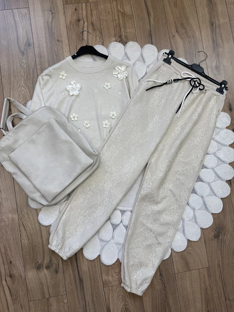 Bézs csipkemintás megkötős nadrág