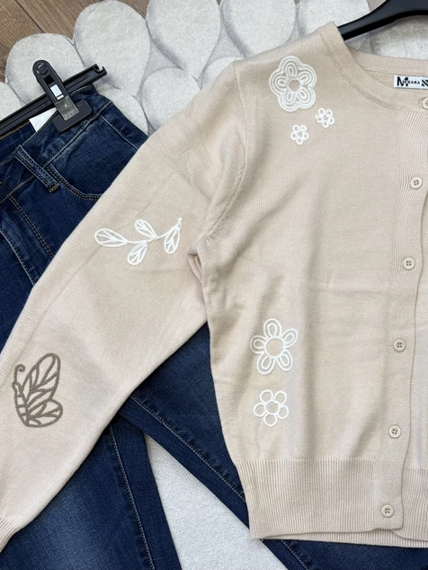 Bézs virágos hímzett kardigán