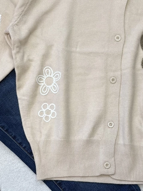 Bézs virágos hímzett kardigán
