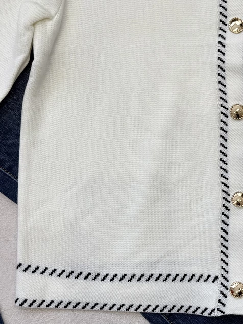 Fehér aranygombos Monaco kardigán