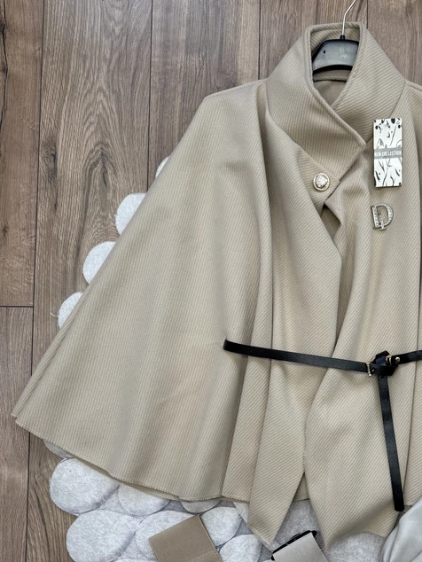 Bézs poncsó kabát