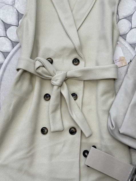 Bézs szövet mellény