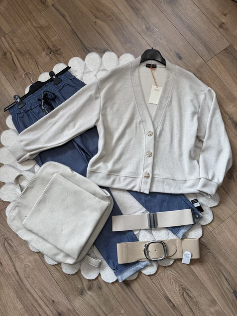 Bézs ezüst szálas kardigán