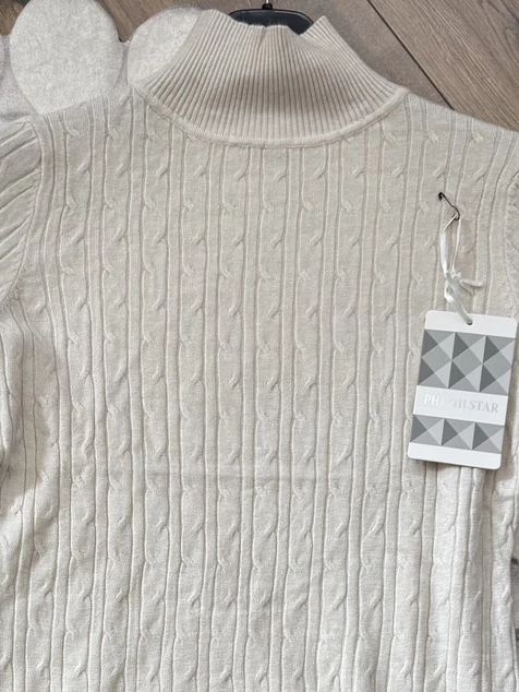 Krém nyomott mintás félgarbós pulóver