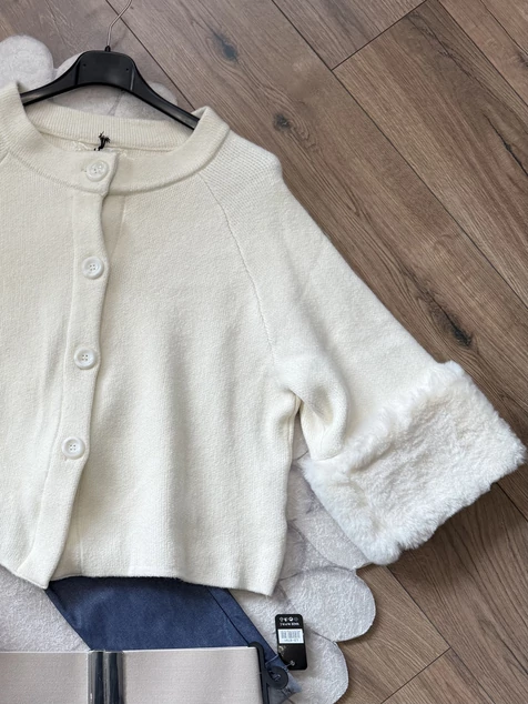 Krém szőrmés elegáns kardigán