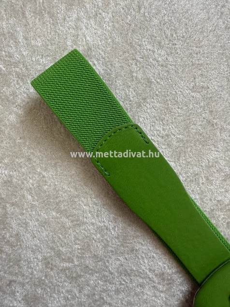 Benetton-zöld spring öv 