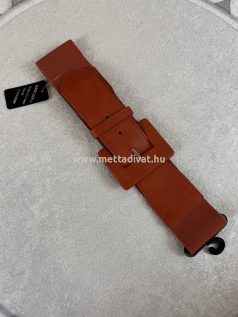 Téglavörös csatos spring öv 